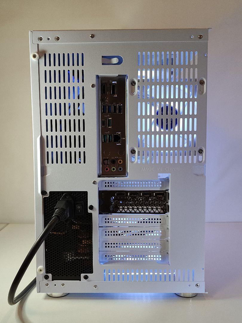 【新品即納LEDゲーミングPC】Ryzen7 9700x RTX5070