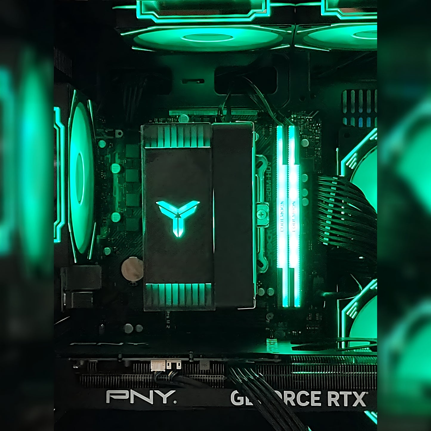 スモールラボ AMD Ryzen7 9700x  ガラス2面コンパクト ゲーミングPC  ブラック 黒