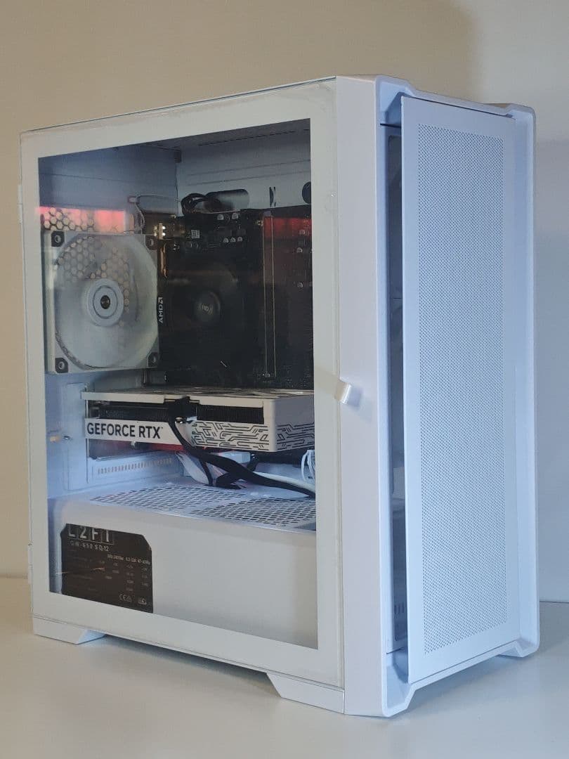【即納中古ホワイトゲーミングPC】Ryzen7 5700x RTX5060