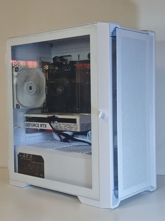 【即納中古ホワイトゲーミングPC】Ryzen7 5700x RTX5060