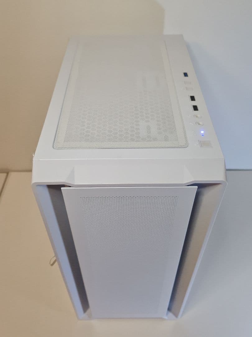 【即納中古ホワイトゲーミングPC】Ryzen7 5700x RTX5060