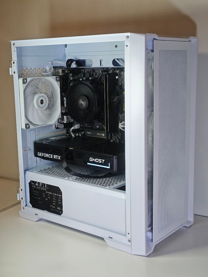 【即納中古ホワイトゲーミングPC】Ryzen7 5700x RTX5060ti