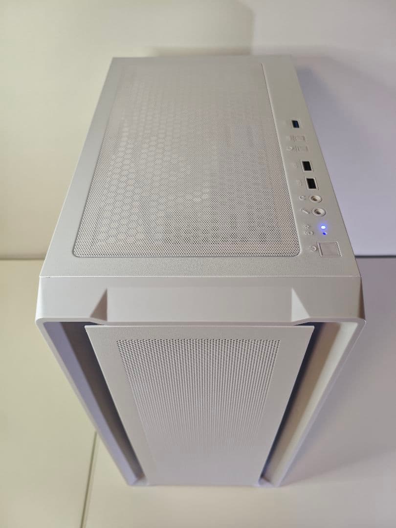 【即納中古ホワイトゲーミングPC】Ryzen7 5700x RTX5060ti