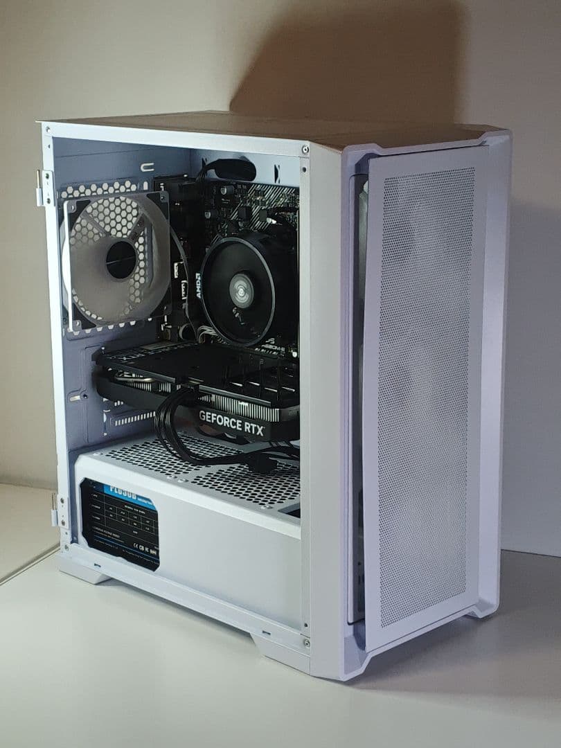 【即納中古ホワイトゲーミングPC】Ryzen7 5700x RTX4060