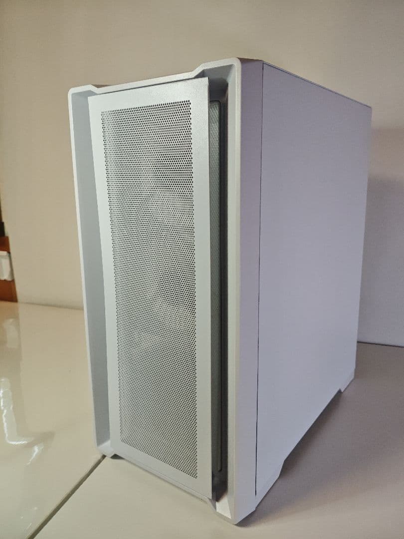 【即納中古ホワイトゲーミングPC】Ryzen7 5700x RTX4060