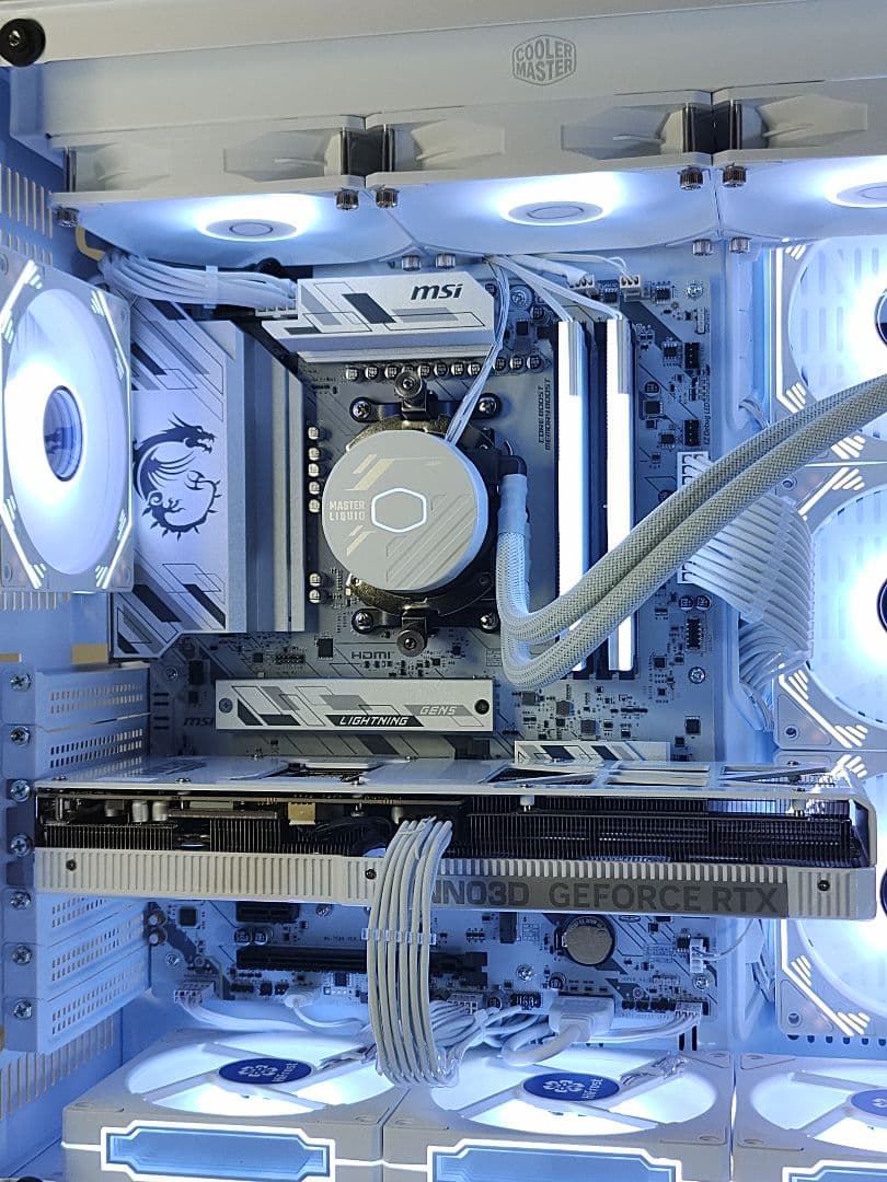 【即納フルホワイト】Ryzen7 9700x RTX5070ti