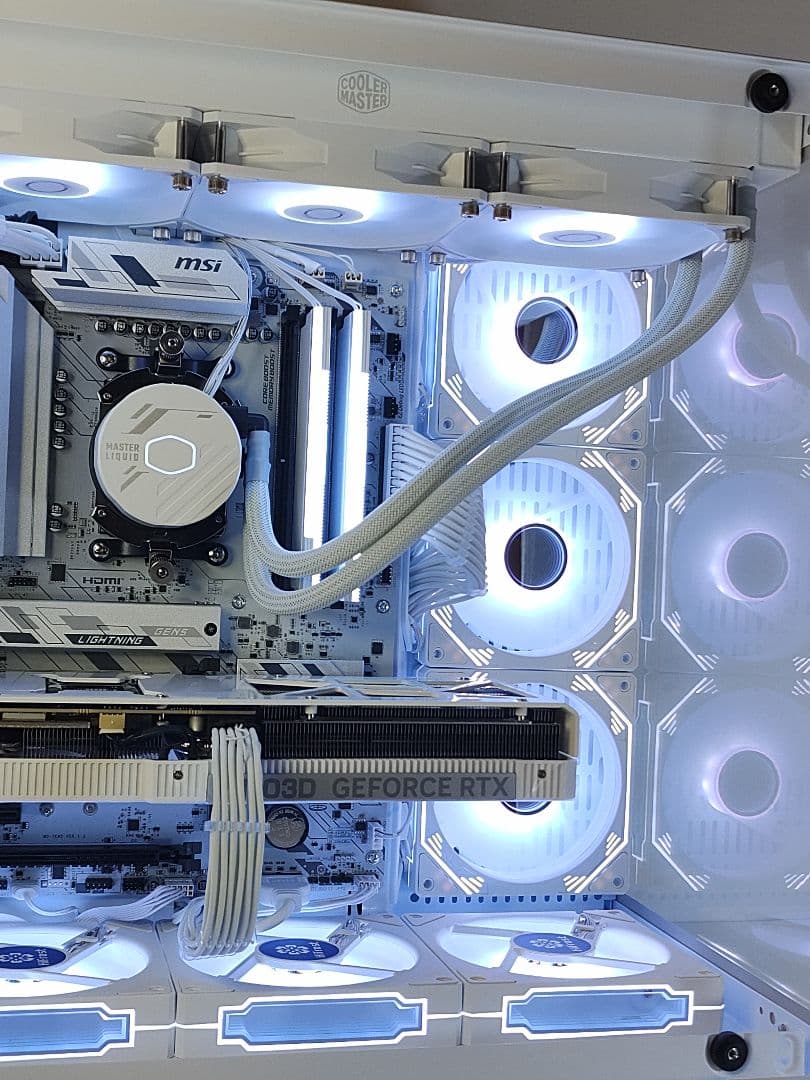 【即納フルホワイト】Ryzen7 9700x RTX5070ti