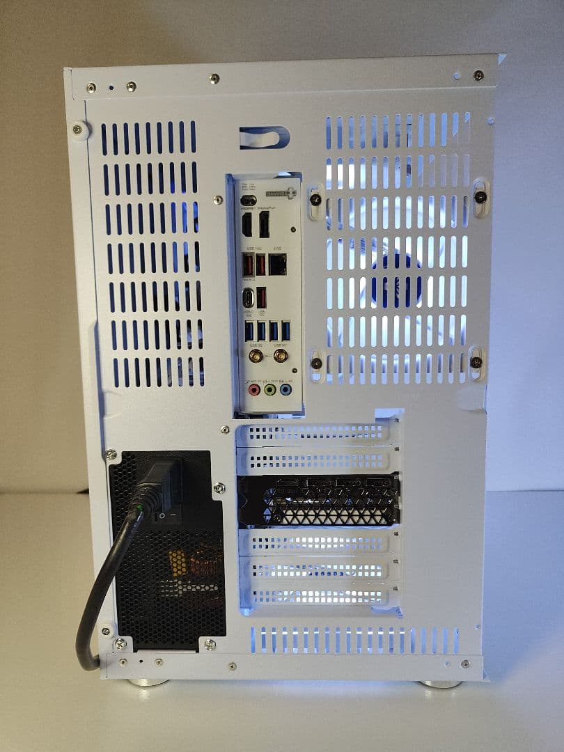 【即納フルホワイト】Ryzen7 9700x RTX5070ti