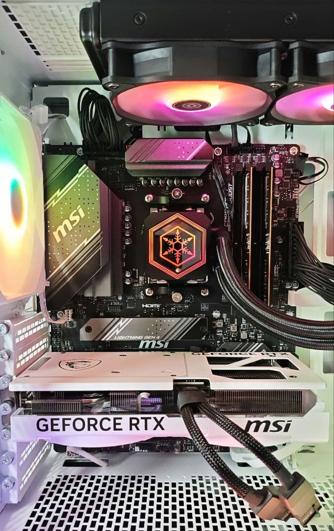 【即納中古LEDゲーミングPC】Ryzen7 9700x RTX5070