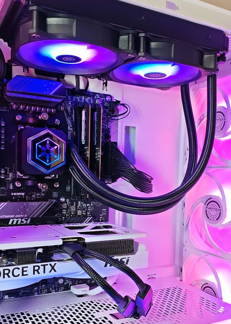 【即納中古LEDゲーミングPC】Ryzen7 9700x RTX5070